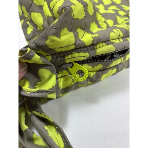 Marc by Marc Jacobs Crossbody Sling Hobo Bag Fluorescent Yellow Grey Heart Print - Picture 7 of 15